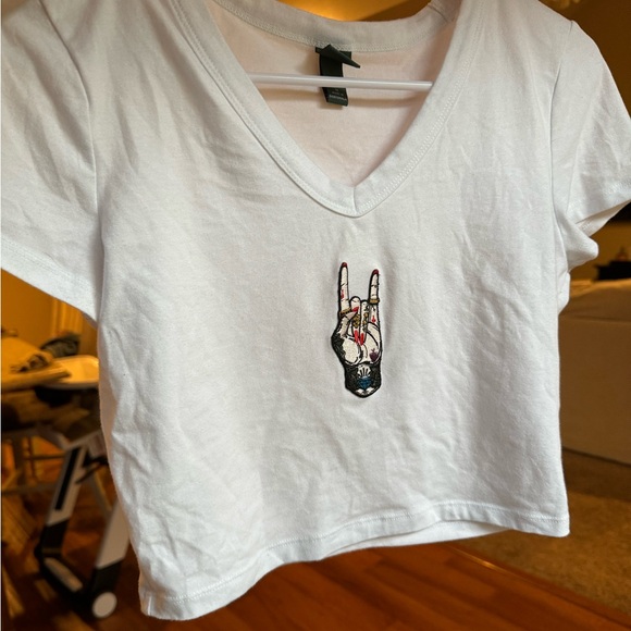 Upcycled white fitted crop top with american traditional patch. Worn once! - Picture 2 of 2